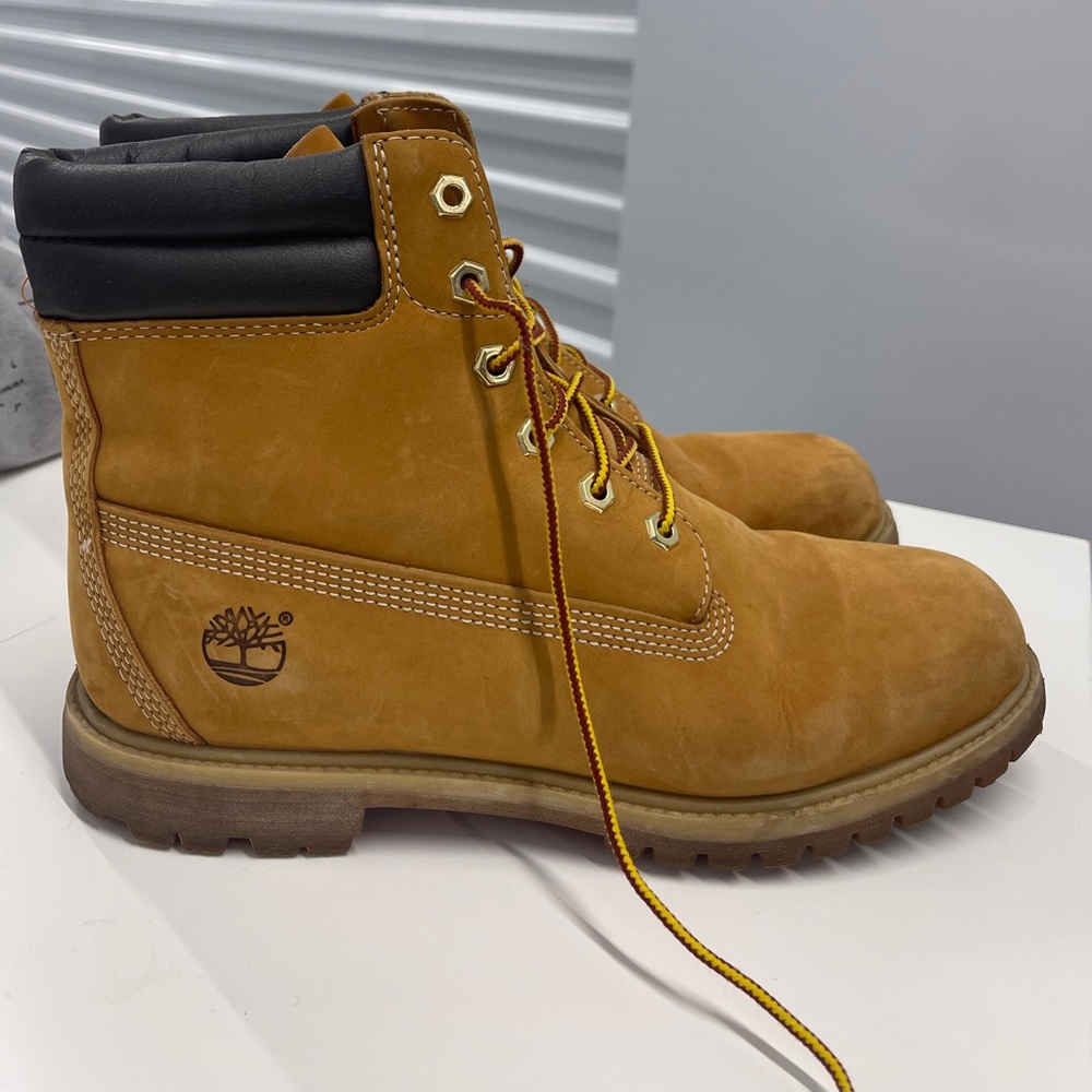 Women’s Timberland Boots Size 11